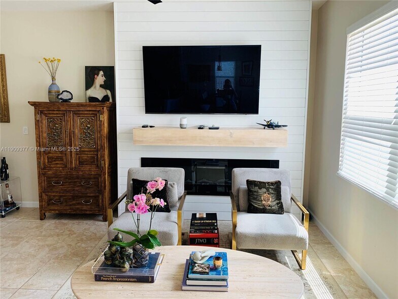 Building Photo - 4812 Foxtail Palm Ct