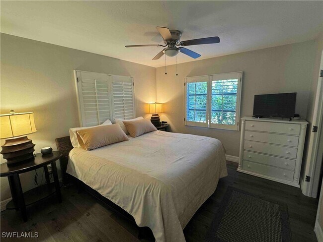 Building Photo - 203 Esther St