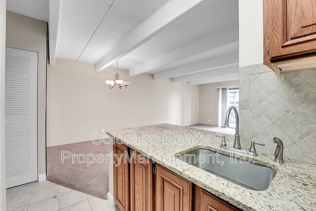 Building Photo - 777 N Washington St