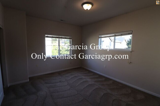 Building Photo - 10377 SW Ridgepath Ln