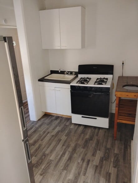 Kitchen - 308 S 8th St