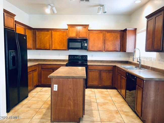 Building Photo - 5427 W Minton St