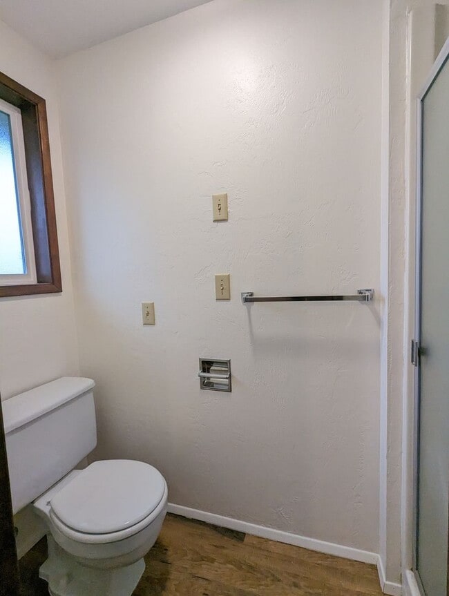 Building Photo - Great 3-Bedroom, 2-Bath Home In A Cul-De-Sac!