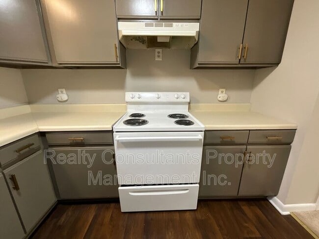 Building Photo - 1006 W Barton St