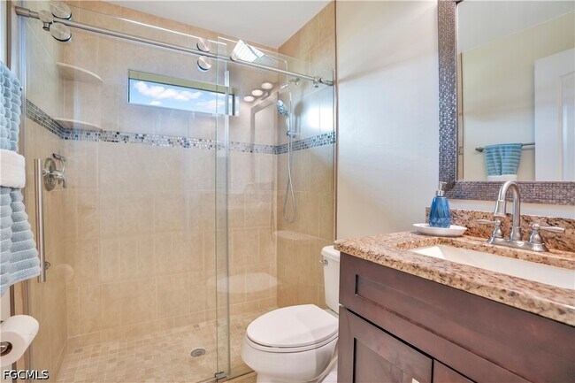 Building Photo - 1627 SW 14th St