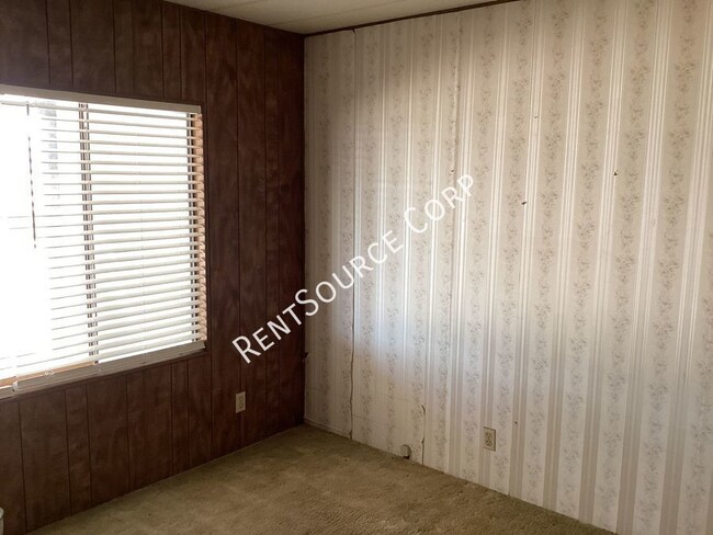 Building Photo - San Bernardino County Rental located in Ne...