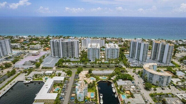 Building Photo - 2841 N Ocean Blvd