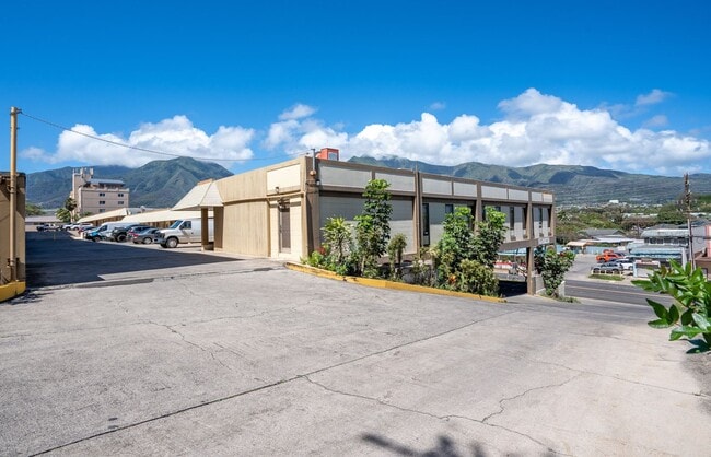 Building Photo - Beautiful Fully Furnished, 2 Bed, 1 1/2 Bath, Oceanview Condo with Pool