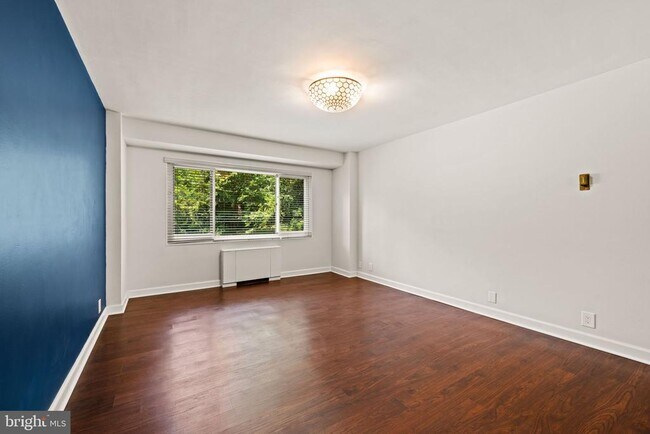 Building Photo - 4201 Cathedral Ave NW