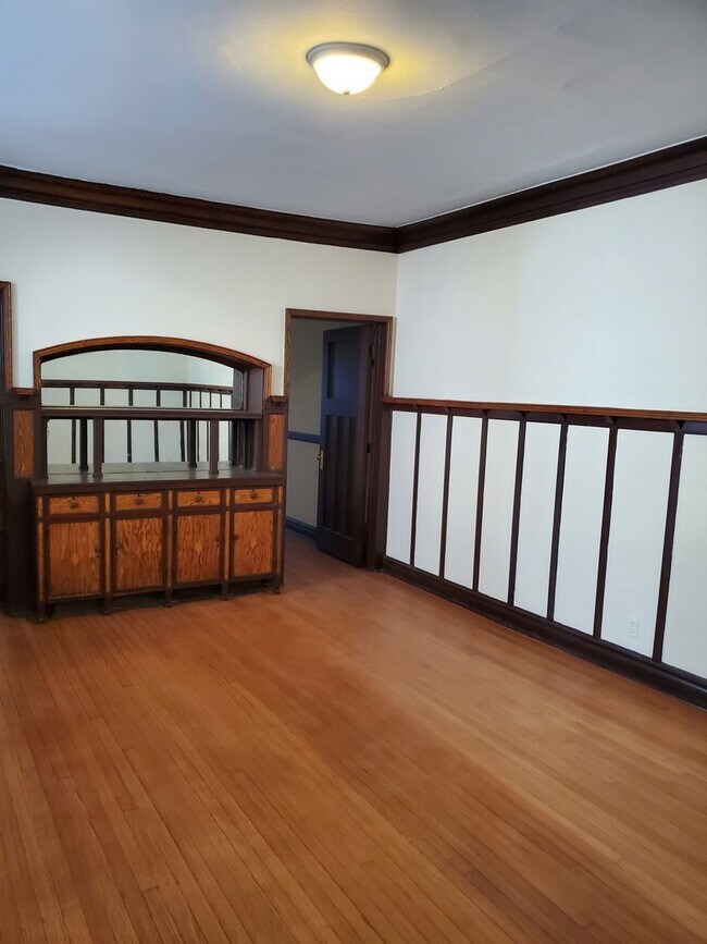 Building Photo - 4751 S Forrestville Ave