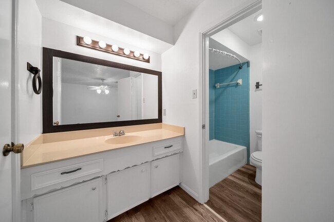 Building Photo - 162 Greenleaf Ln