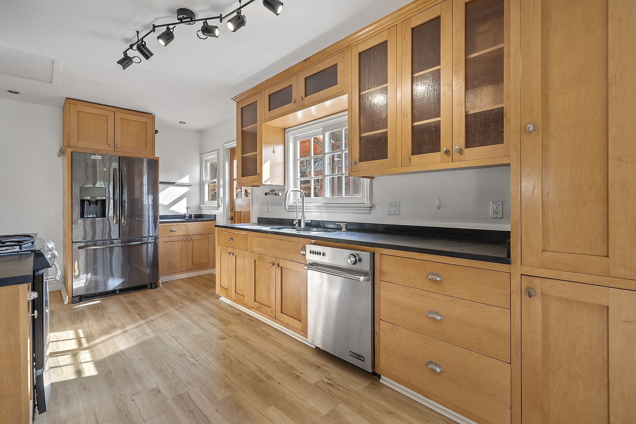 Building Photo - 4044 Huron Ave