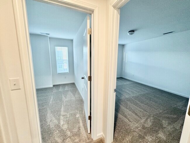 Building Photo - Three bedroom 2 1/2 bath single-family home in the new Kensington community