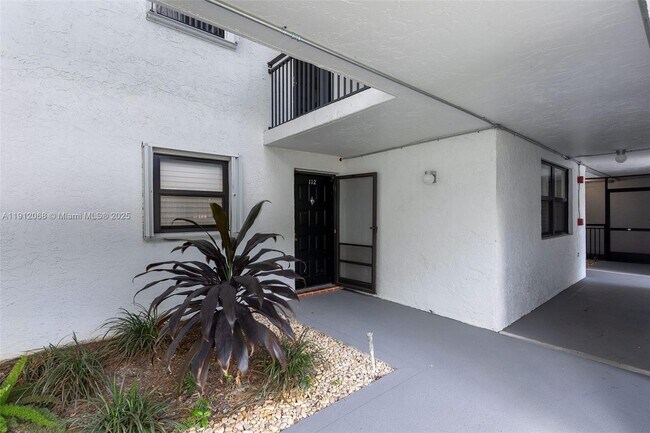 Building Photo - 16171 Blatt Blvd