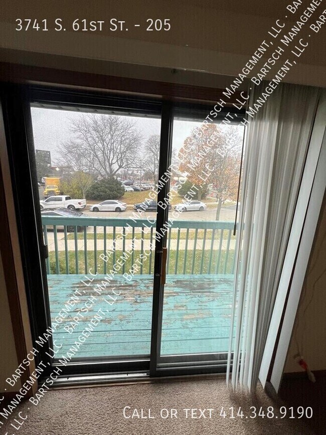 Building Photo - 3741 S 61st St