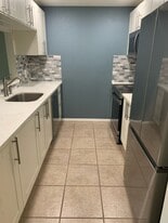 Kitchen with matching appliances - 220 NE Dogwood St
