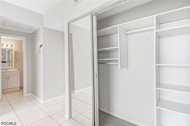 Building Photo - 140 Seaview Ct
