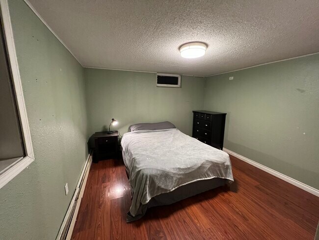 Building Photo - 4831 Klondike Ave