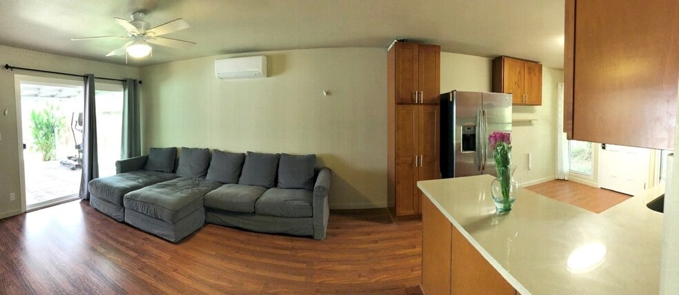 Building Photo - 1027 Hooli Plz