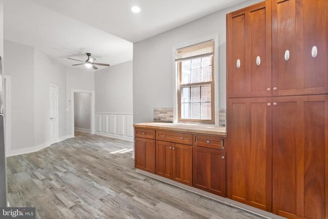 Building Photo - 2547 Ashton St