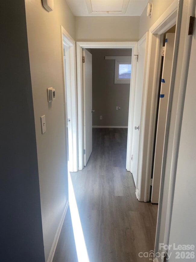 Building Photo - 526 Blendwood Dr