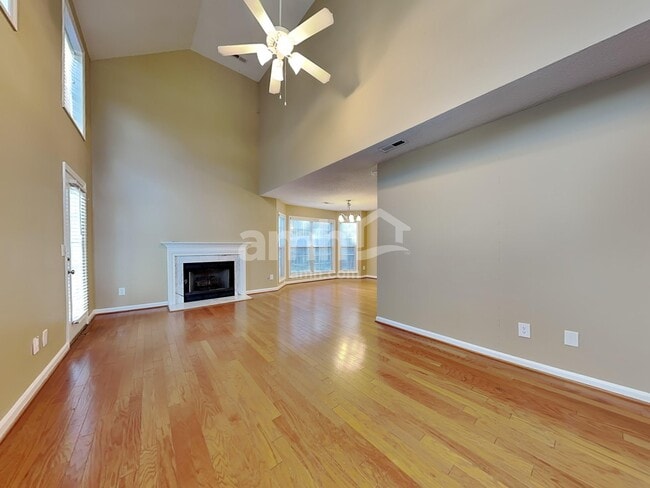 Building Photo - 4220 Lake Woodard Dr