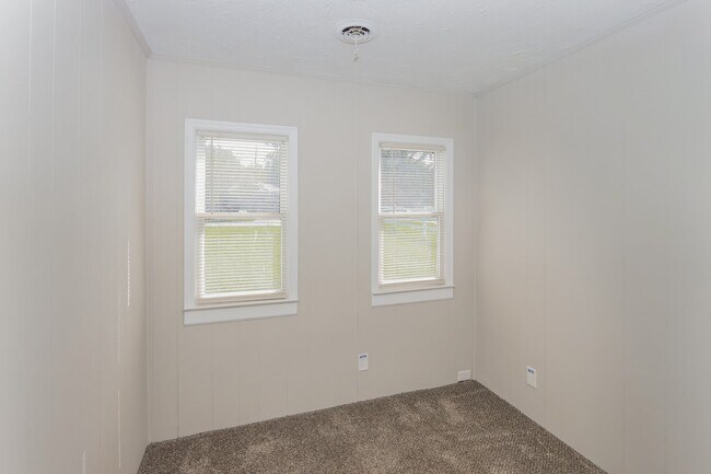 Building Photo - 1676 Hurley Cir