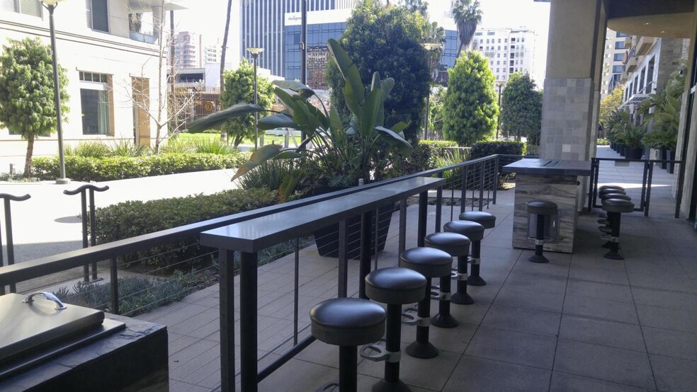Building Photo - 133 The Promenade N