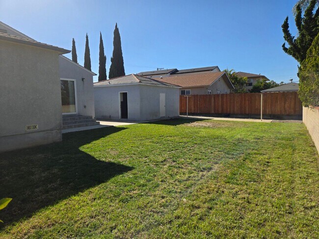 Building Photo - 4 BR / 2 BA near SDSU available immediately.