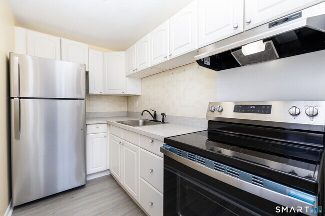 Building Photo - 117 Shadow Ln