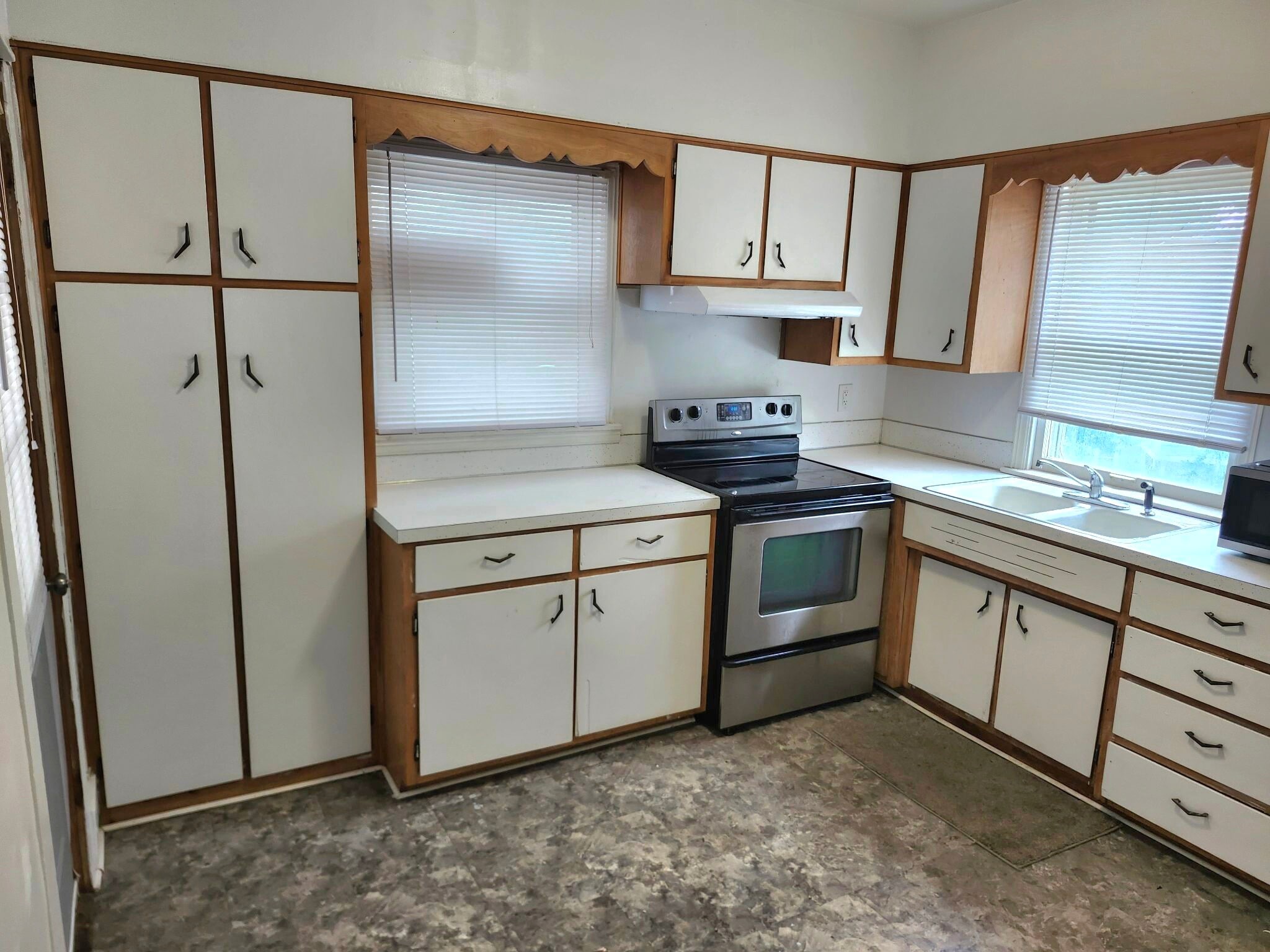 Building Photo - 324 N Jefferson St