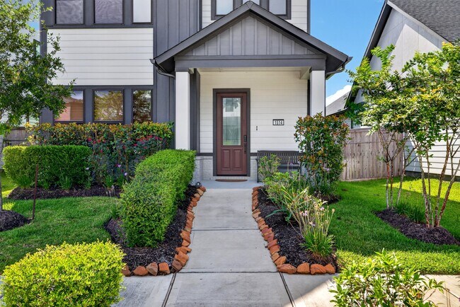Building Photo - 1514 Park Path Dr