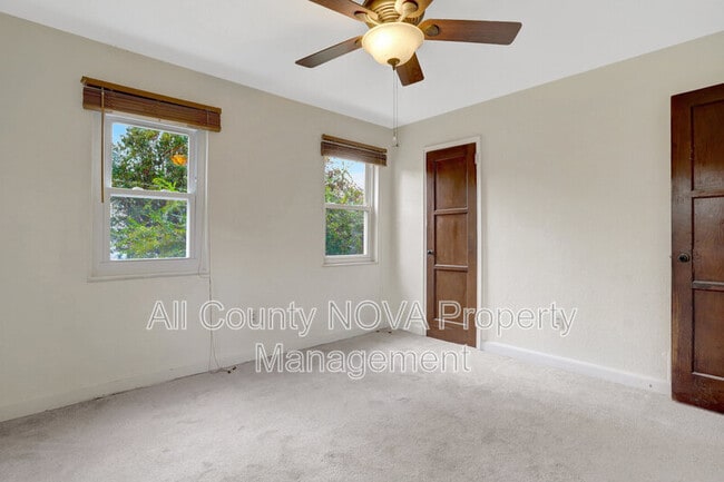 Building Photo - 2238 Farrington Ave