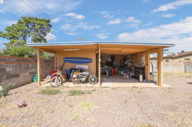 Building Photo - 201 W Borrego St
