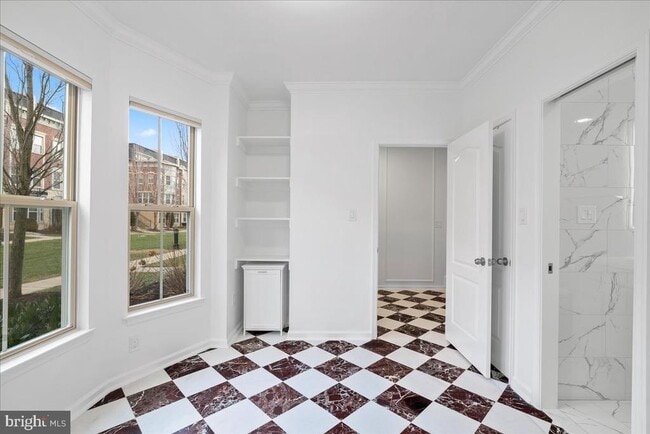 Building Photo - 702 Sentry Square