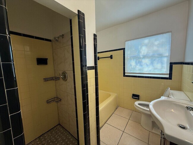 Building Photo - home for rent in South St. Pete