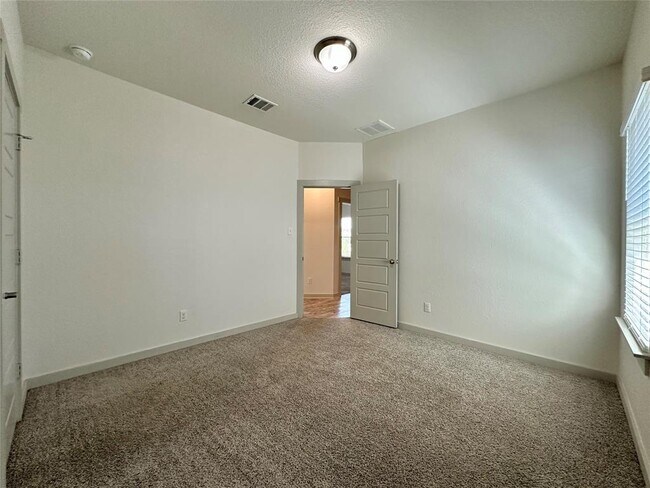 Building Photo - 5132 Vanner Path