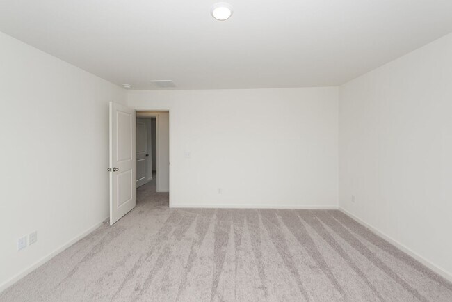 Building Photo - 543 Polaris Wy