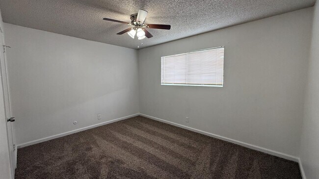 Building Photo - 1973 Emma Lee Ln