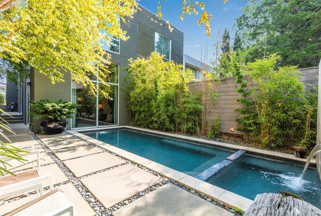 Building Photo - 2845 Lee St