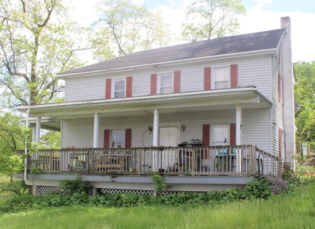 Primary Photo - Single Family Farm House