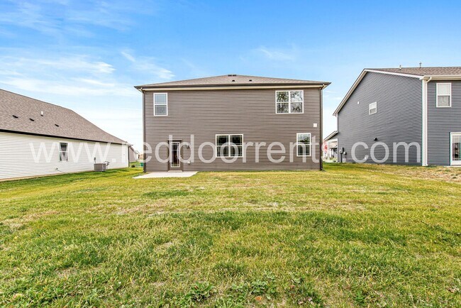 Building Photo - 2183 Warbler St