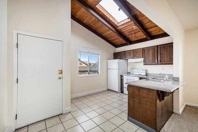 Building Photo - 537 Central Ave