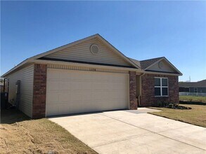 Building Photo - Fayetteville home | 3bed 2bath