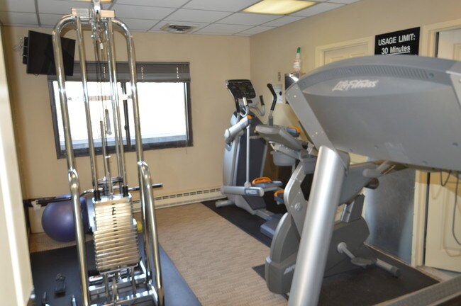 Building Photo - 125 Pleasant St