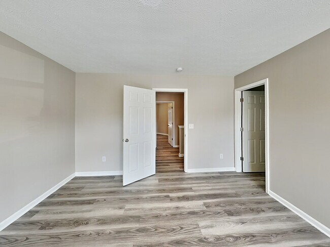Building Photo - 4037 Little Bighorn Dr