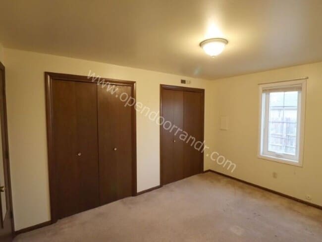 Building Photo - 1000 Old Brick Rd