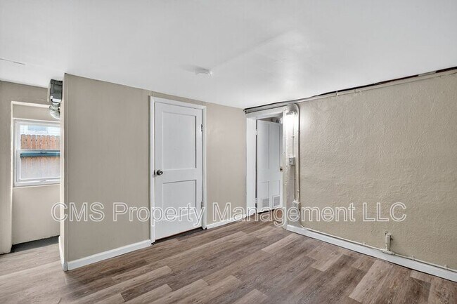 Building Photo - 148 Davenport St