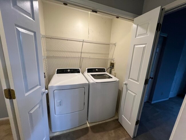 Building Photo - 7115 Sweetwater Dr