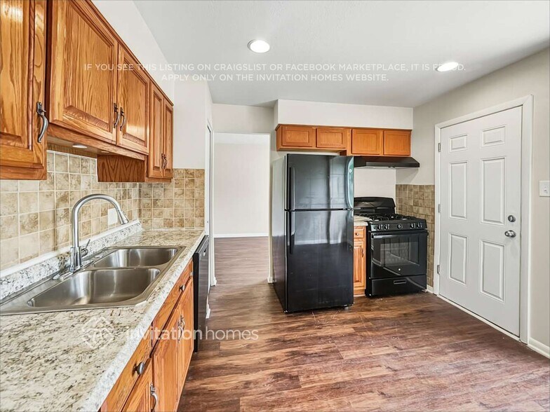 Building Photo - 5265 Arquilla Dr